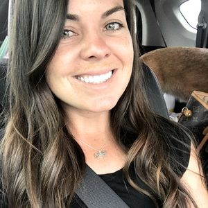 Meet your Posher, Laura